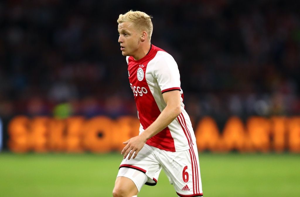 Donny van de Beek, Manchester United