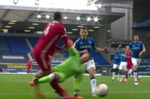 Jordan Pickford, Everton, tackling på Virgil van Dijk, Liverpool